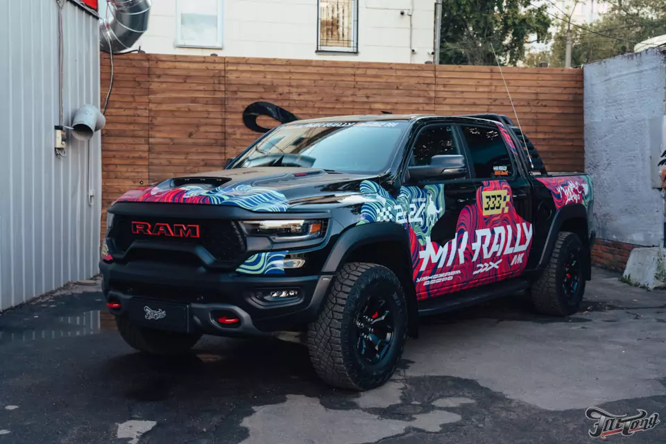 Подготовка RAM TRX для участия в MK Rally 2024: установка тормозной системы Brembo, окрас суппортов, оснащение кузова крышкой и дополнительной розеткой